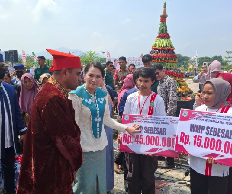 Penyerahan Bantuan Wirausaha Muda